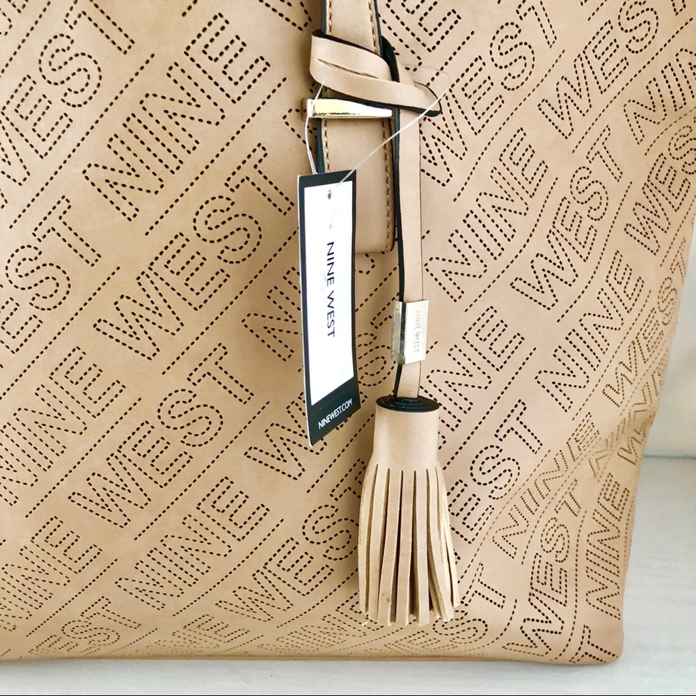 🆑🎉You pick !  Nine West laser tote bags - Picture 3 of 7